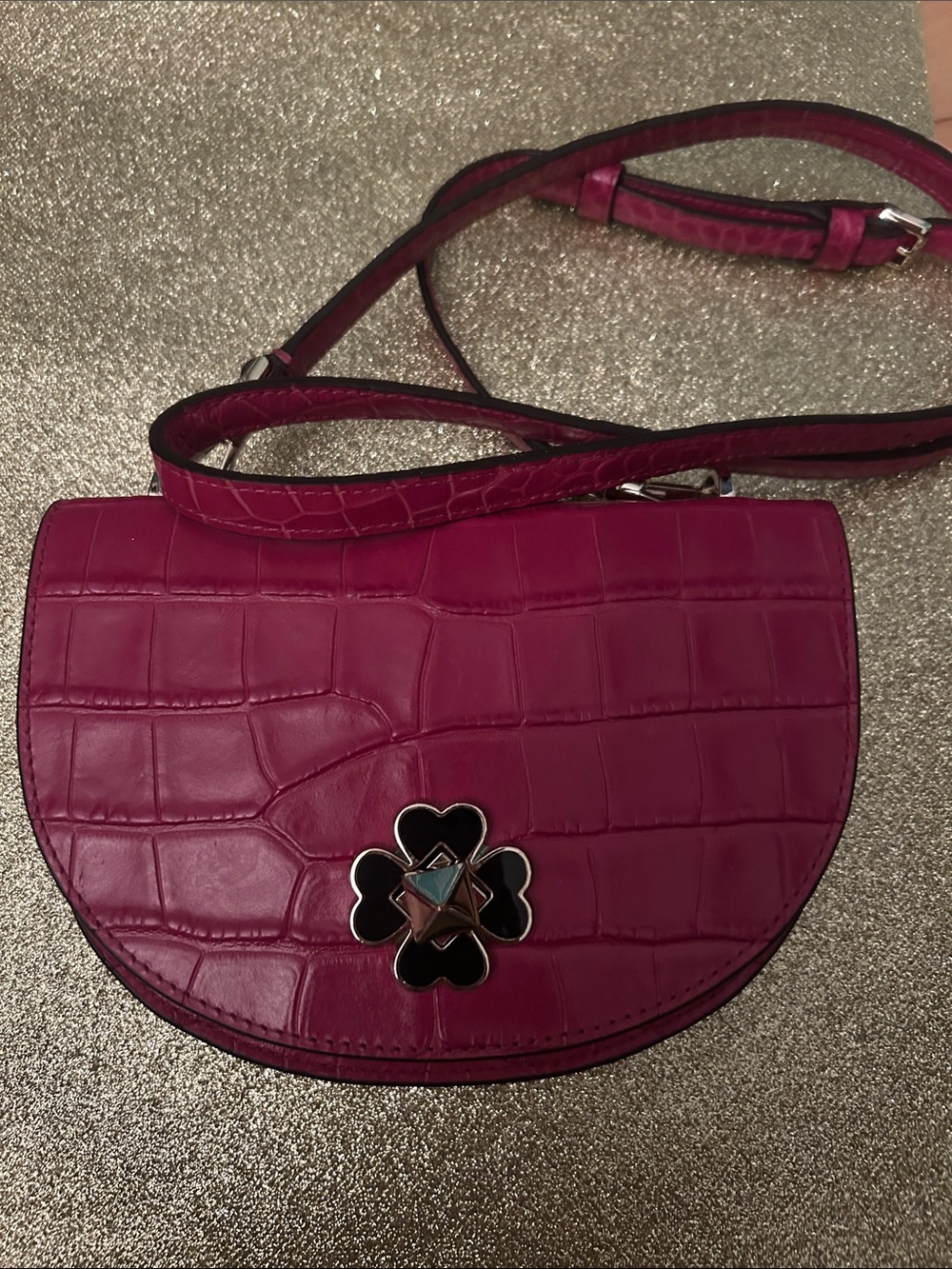 kate spade fuchsia croc-embossed crossbody with floral clasp